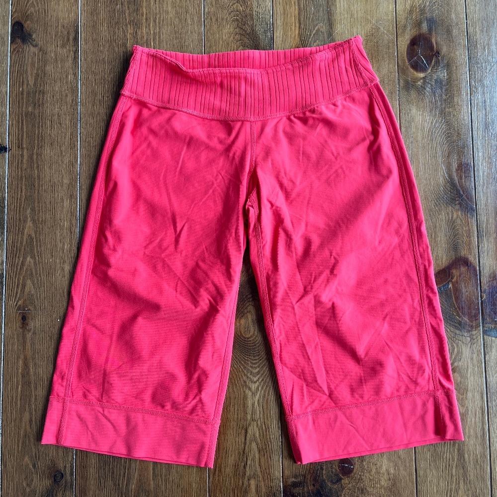 LULULEMON - Vintage Wide Leg Knee Length
